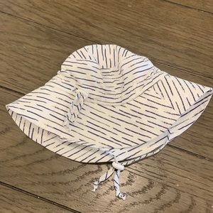 0-6 Months Navy Strip Sunhat